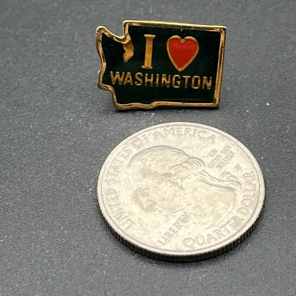 I Heart Love Washington State Outline Lapel‎ Hat Pin